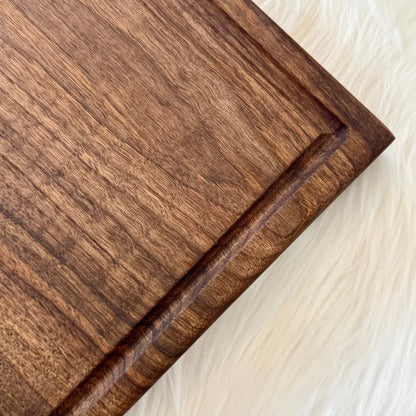 Holzbrett mit gefaste Kante, Nussbaum Massivholz Steak-Brett in 36 x 25 cm