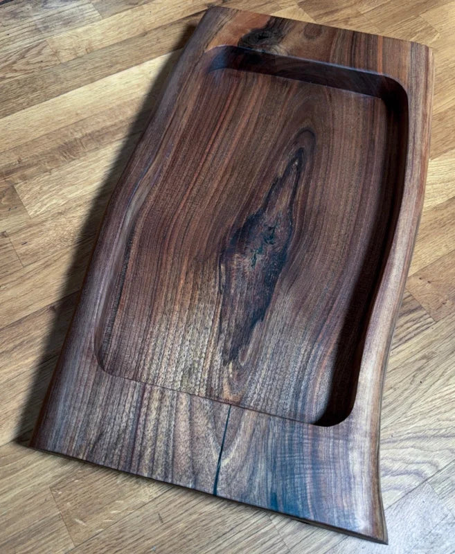 Pitmaster Board Freeform – Nussbaum Naturform | 47×27×4 cm | mit Griffmulden