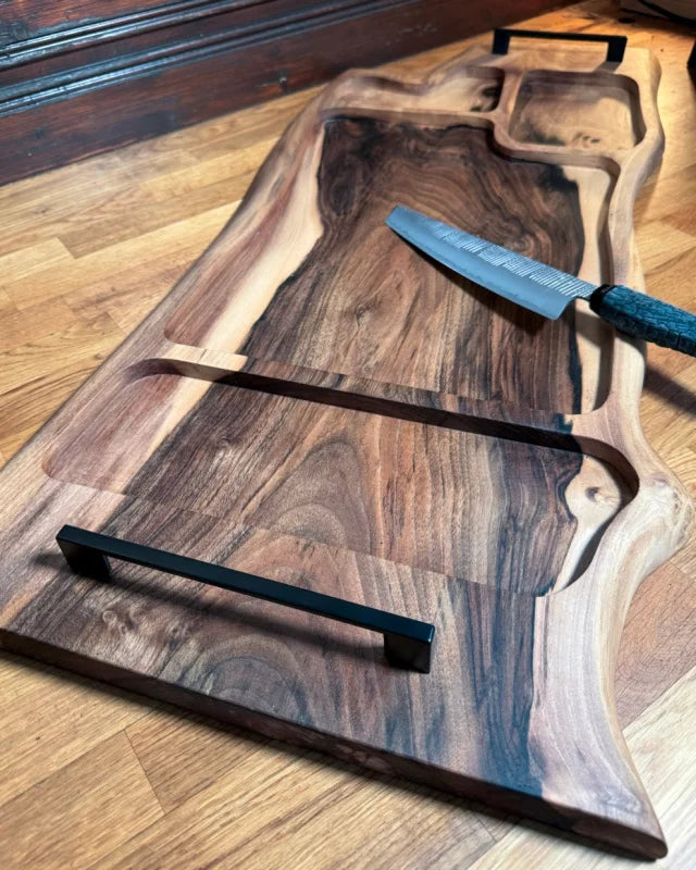 Pitmaster Board Gallery Nussbaum 85×36×2,5 cm mit Metallgriffen, Draufsicht