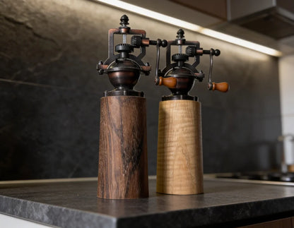 Salz & Pfeffermühle aus Esche und Nussbaum, mit einstellbarem Keramikmahlwerk
