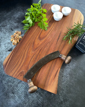 Ulme Servierbrett Naturform 57x28-33 – massives Buffet- & Catering Brett aus Vollholz