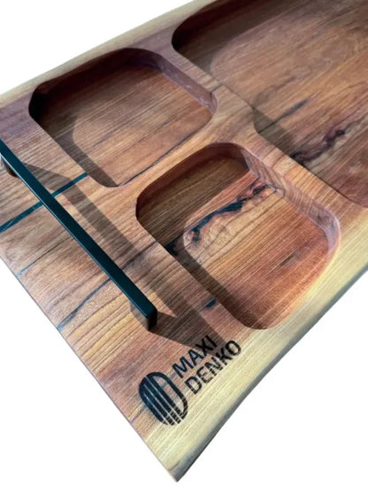 XXL Holz Servierbrett mit drei Fächern und Mai Denko Branding für BBQ und Catering