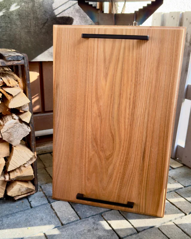 CaterBoard Ulme 60x40x2,7cm – Massivholz Brett zum Anrichten und Grillen handmade