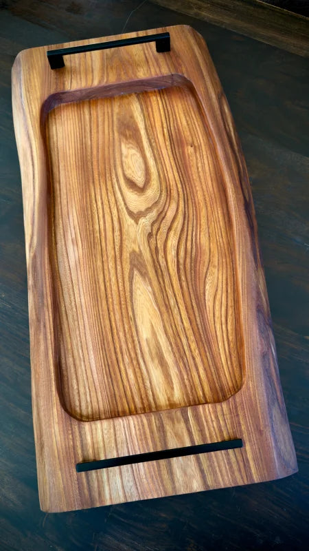 Holz Servierbrett XL mit schwarzen Griffen und erhöhtem Rand für Grill und Gastro