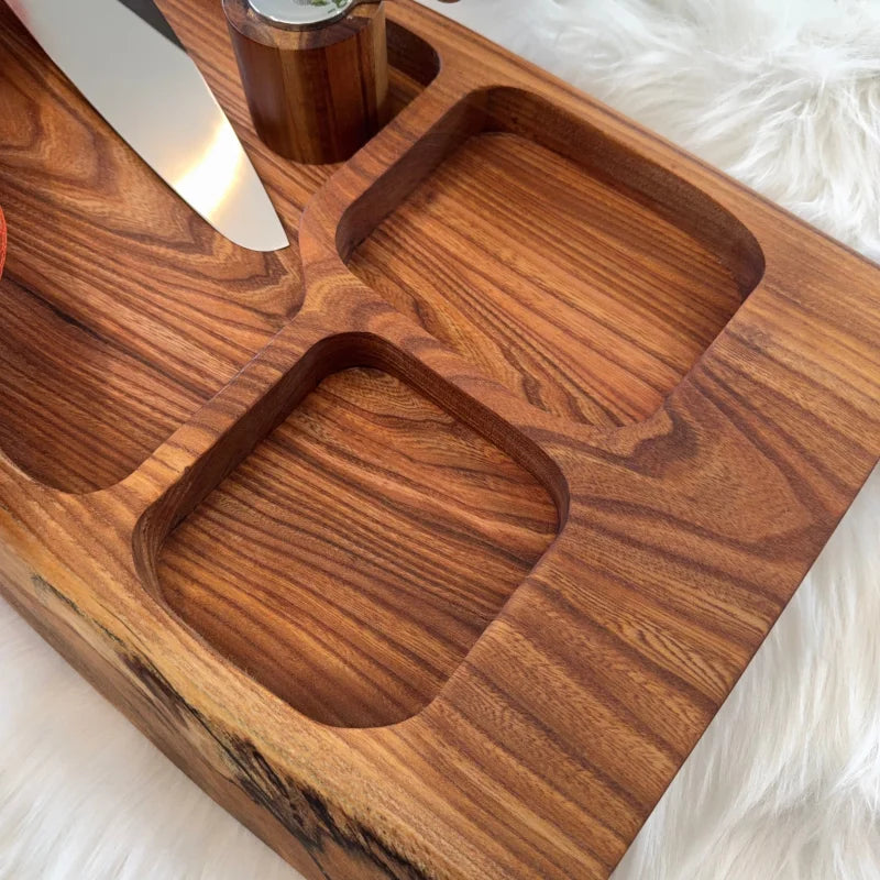 Holzbrett für Tapas und Snacks, UNIKAT Snack Pit mit zwei Fächern aus Ulmenholz kaufen