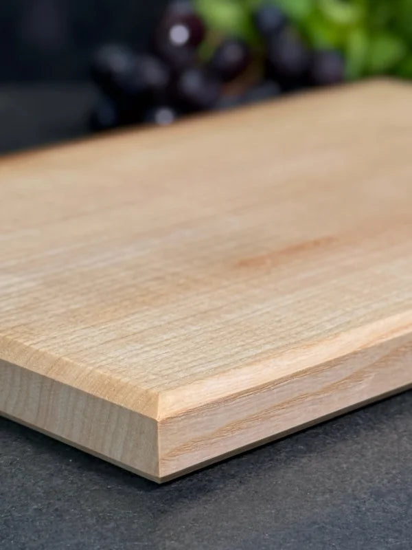 Vesperbrett Esche 30x20 cm – helles Holz, massiv und beidseitig
